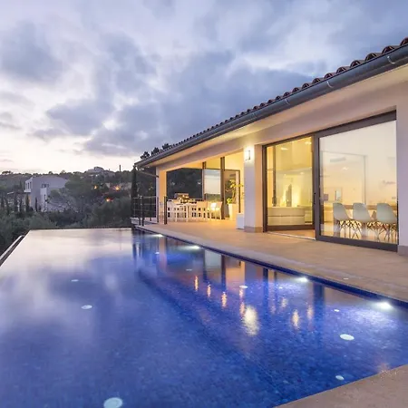 Bonita Con Vistas Espectaculares, Perfecto Familias Villa *