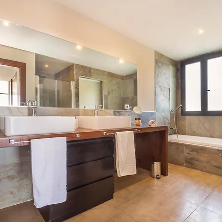Bonita Con Vistas Espectaculares, Perfecto Familias Villa *