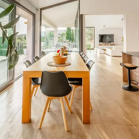 Bonita Con Vistas Espectaculares, Perfecto Familias Villa *