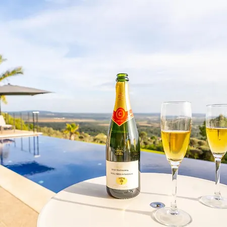 Bonita Con Vistas Espectaculares, Perfecto Familias Villa *